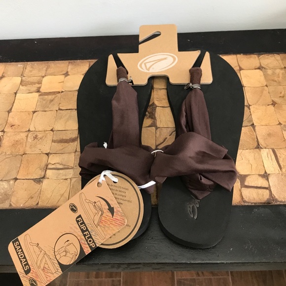 NWT Sandals! - Picture 1 of 5